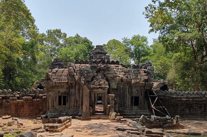 Full Day Angkor Wat Temples Tour with Pickup - Transportation and Comfort