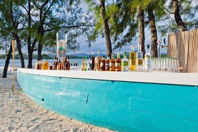 Full Day at Ile Des Deux Cocos - The Journey to the Island