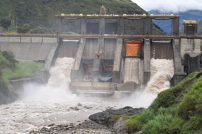full-day-banos-from-quito-entrance-of-the-ecuadorian-jungle