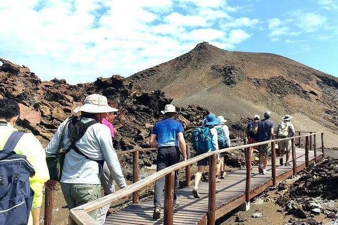 full-day-bartolome-island-sullivan-bay