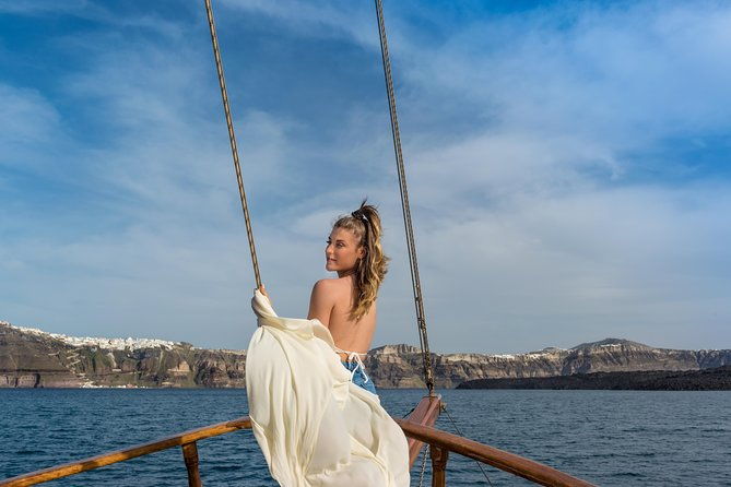 full-day-boat-tour-to-caldera-islands-sunset-in-oia-by-bus