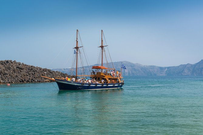 full-day-boat-tour-to-caldera-islands-sunset-in-oia-by-bus