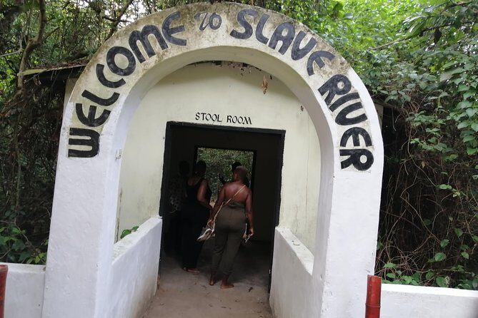 Full- Day Cape Coast Castles and Kakum Canopy Private Tour - Kakum National Park: Canopy Walk and Wildlife