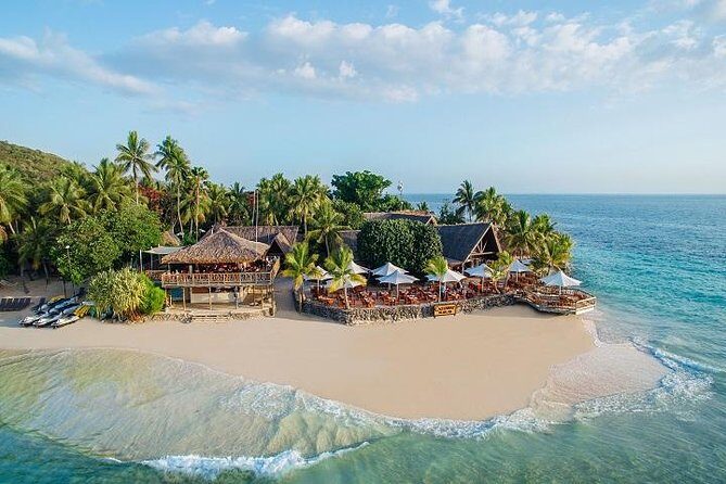 Full Day Castaway Island with Lunch - An In-Depth Look at This Tour Experience