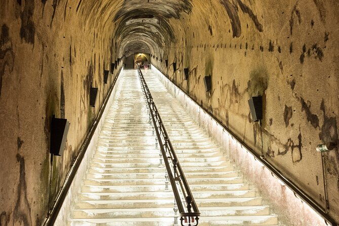 full-day-champagne-pommery-small-group-tour-2