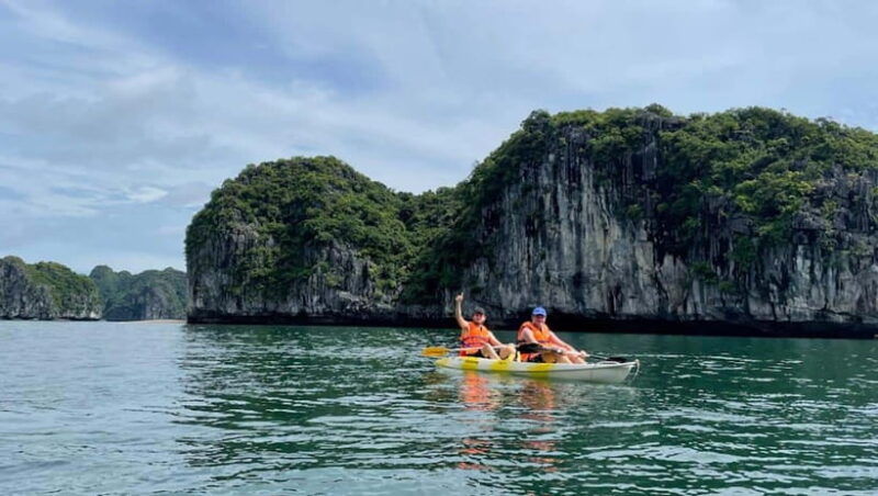 full-day-cliff-jumping-with-kayaking-and-viet-hai-village