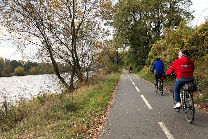 full-day-countryside-e-bike-tour-to-karlstejn-castle-small-group