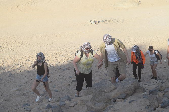 Full Day-Desert Safari To Sahara Park by jeep - FAQs