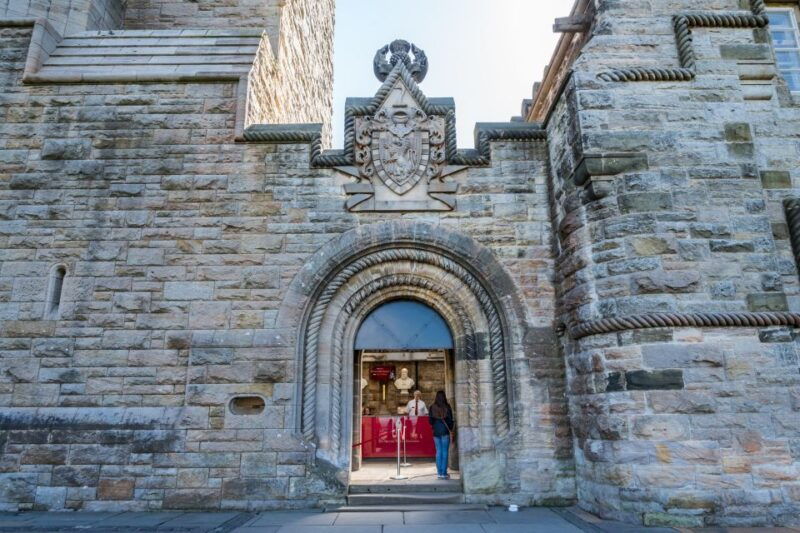 full-day-edinburgh-military-tattoo-scottish-highlands-tour