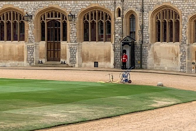 full-day-excursion-royal-london-windsor-in-an-iconic-london-black-cab