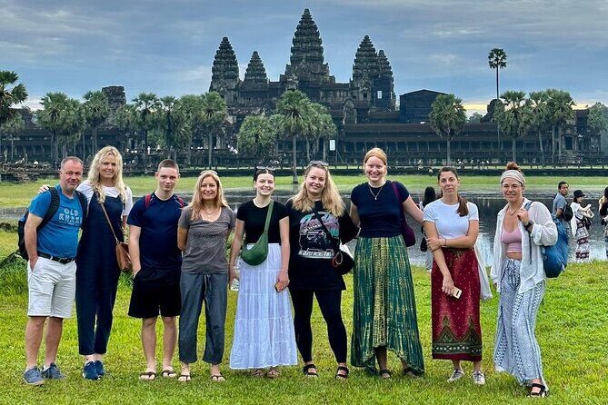 Full Day Explore Angkor Wat Joined Tour - Key Points