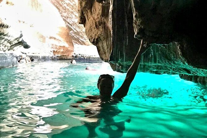 Full Day Group Tour to Wadi Shab Bimmah Sinkhole and Fins Beach - Who Will Love This Tour?