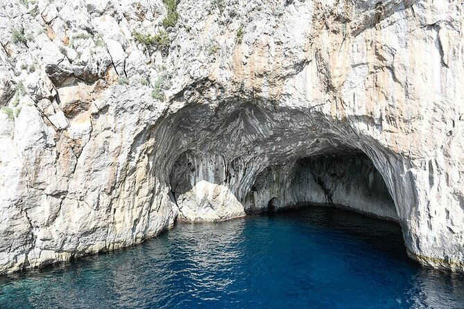 full-day-guided-boat-tour-to-capri-island-from-sorrento