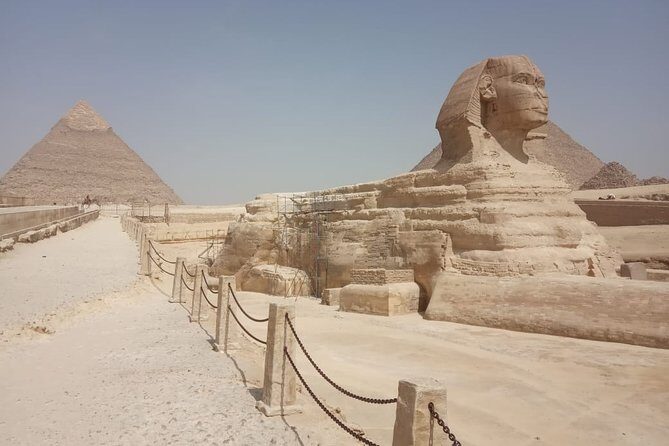 Full-Day Guided Private Tour to Pyramids of Giza Dahshur Sakkara and Memphis - Discovering Egypt’s Iconic Sites: The Itinerary Unpacked