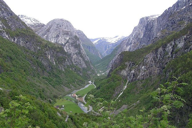 full-day-guided-roundtrip-from-bergen-to-sognefjord-with-flam-railway-2