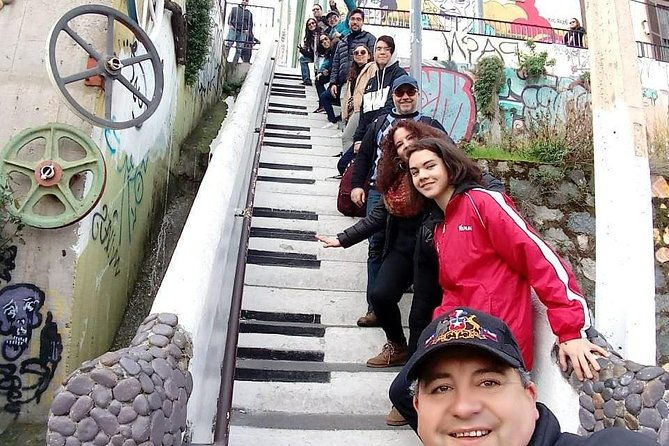 full-day-guided-trip-to-valparaiso-vina-del-mar-renaca-from-santiago