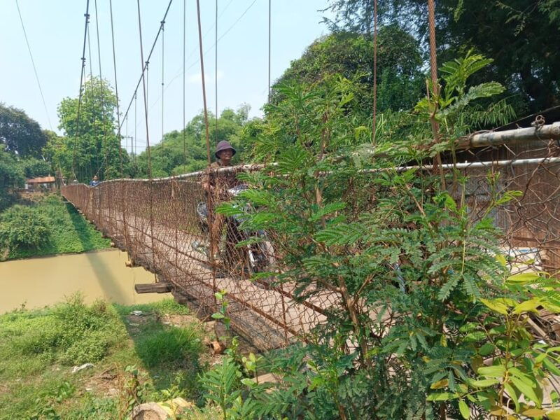full-day-handicraft-bamboo-train-killing-cave-bat-cave