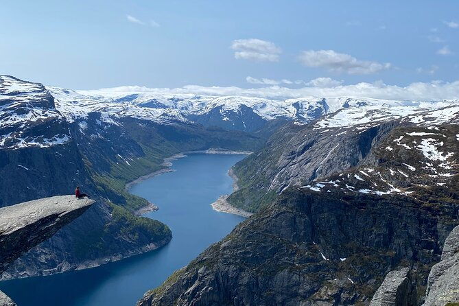 full-day-hiking-adventure-from-bergen-to-trolltunga-2