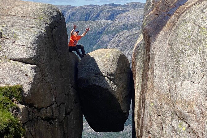 full-day-hiking-adventure-from-bergen-to-trolltunga