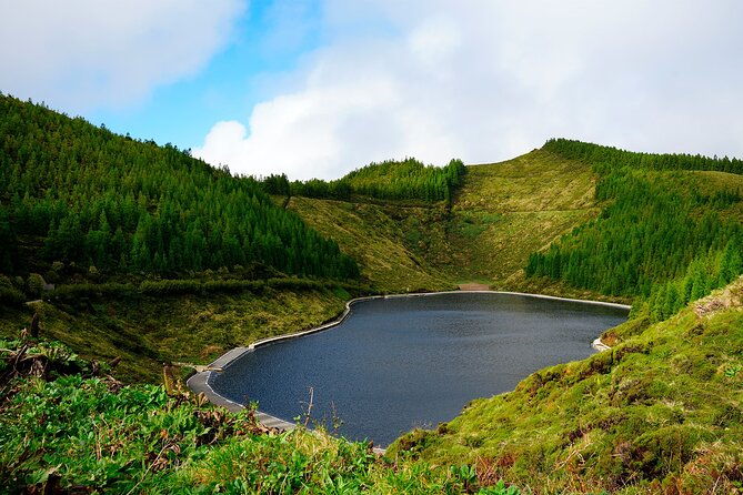 full-day-hiking-trail-sete-cidades-and-ferraria