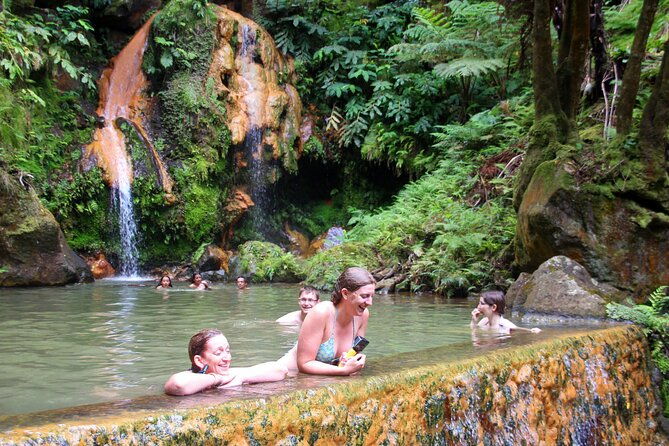 full-day-hiking-trail-window-of-hell-caldeira-velha