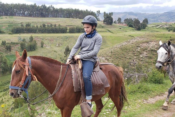 full-day-horseback-riding-to-rumiwasi-cusco