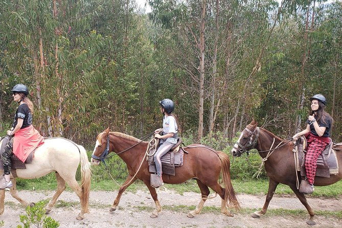full-day-horseback-riding-to-rumiwasi-cusco