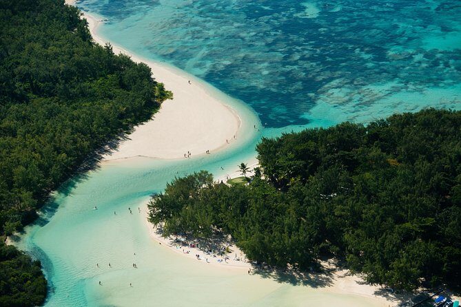 Full Day Ile aux Cerfs Speedboat Trip With Hotel Transfers (Private or Shared) - Transportation & Group Size