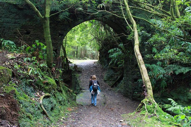 full-day-lagoa-do-fogo-tour-walking-liquor-tasting-private