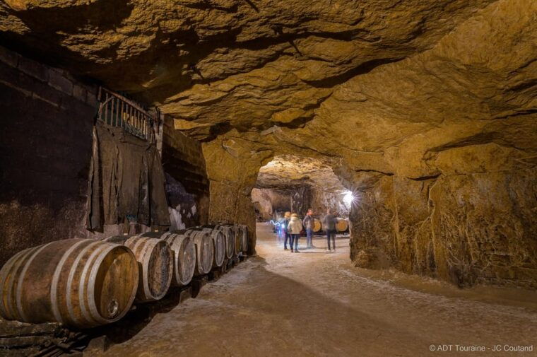 full-day-loire-valley-wine-tour-with-lunch-vouvray-chinon
