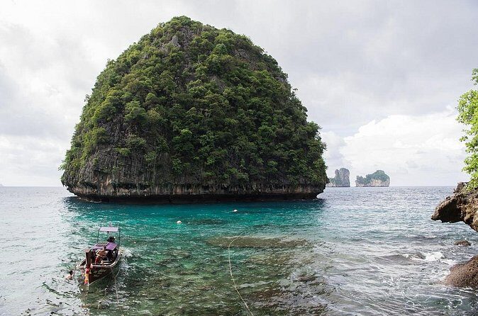 Full Day Luxury Van with Driver at Disposal in Phuket - Practical Tips for Your Day