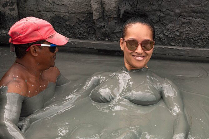 full-day-mud-volcano-from-cartagena