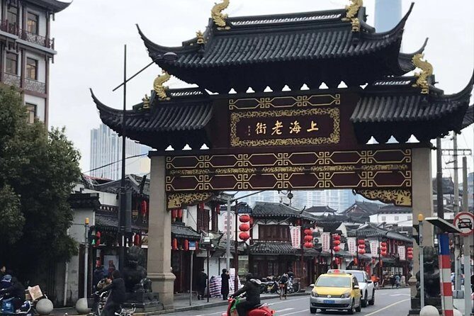 Full-Day Old Shanghai City Lifestyle and Culture Private Tour with Lunch - The Iconic Yu Garden and Nanjing Road