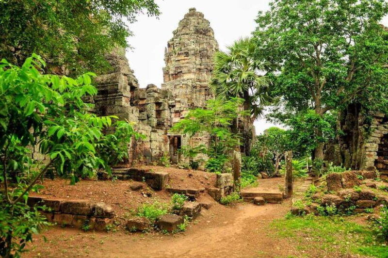 full-day-original-bamboo-train-wat-banan-phnom-sampov