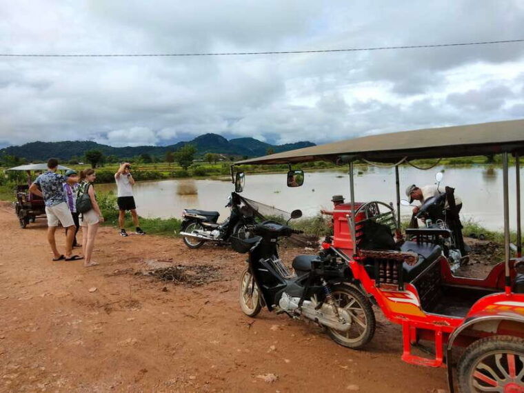 full-day-original-bamboo-train-wat-banan-phnom-sampov