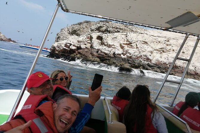 full-day-paracas-islas-ballestas-with-sandboarding-and-dune-buggy