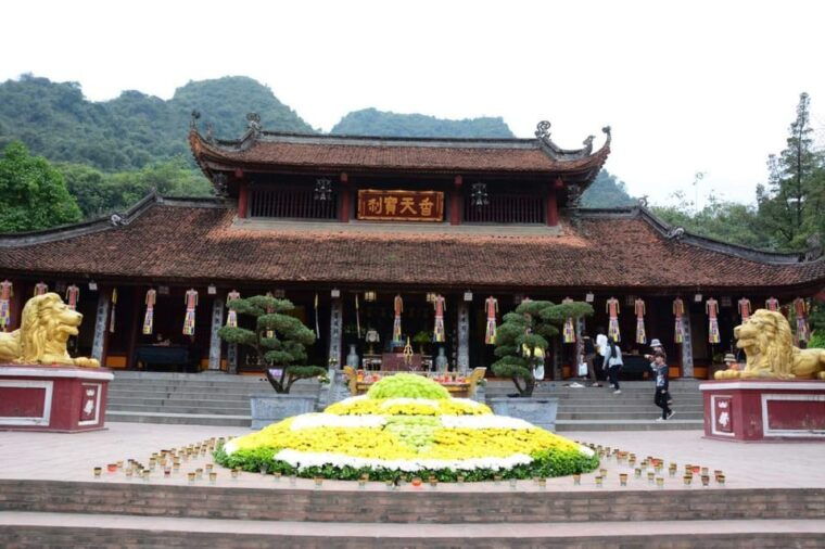 full-day-perfume-pagoda-tour-boat-ride-on-the-yen-river