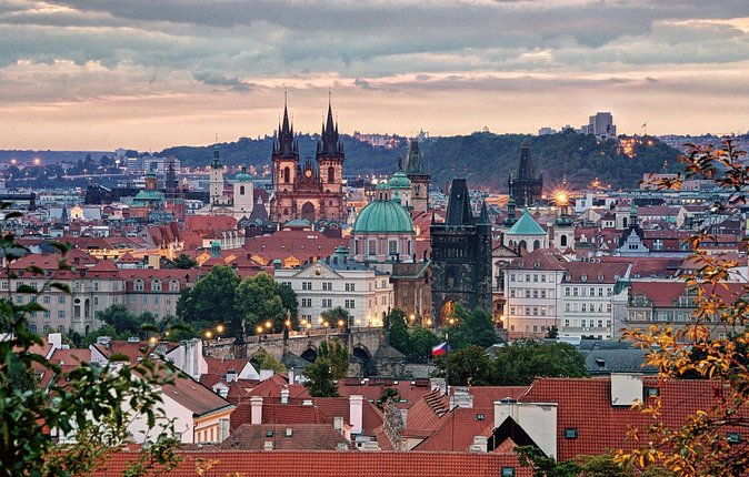full-day-prague-in-a-nutshell-walking-tour-with-delicious-lunch-cruise-2