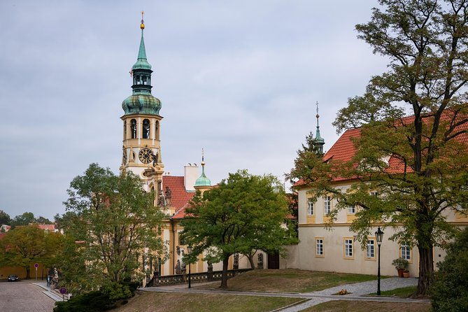 full-day-prague-tour-with-prague-castle-lunch-and-vltava-cruise