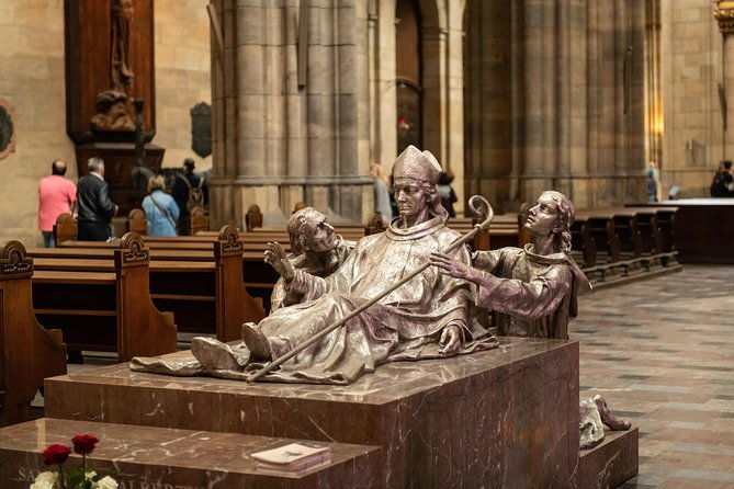 full-day-prague-tour-with-prague-castle-lunch-and-vltava-cruise