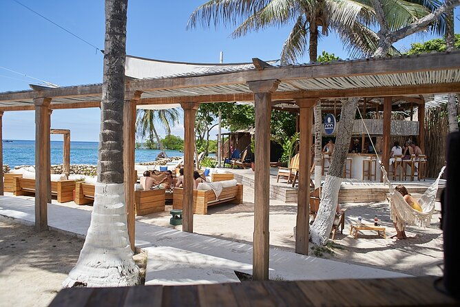 full-day-private-activity-mangata-island-kayak-and-lunch