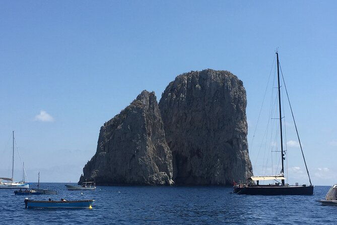 full-day-private-boat-tour-of-capri-3