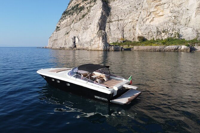 full-day-private-boat-tour-of-capri-4