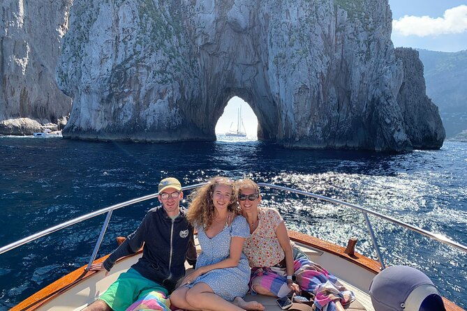 full-day-private-boat-tour-of-capri-6