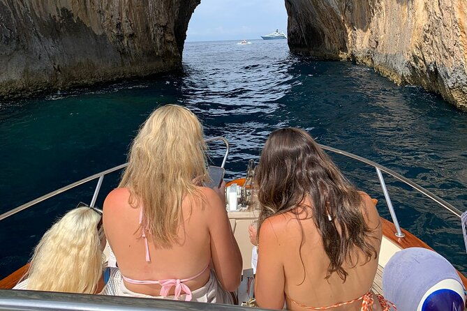 full-day-private-boat-tour-of-capri-6