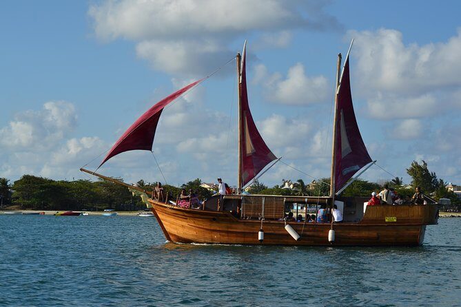 Full day private charter to ile aux cerfs including lunch with Sirene D'or - Setting Sail with Tino Boats