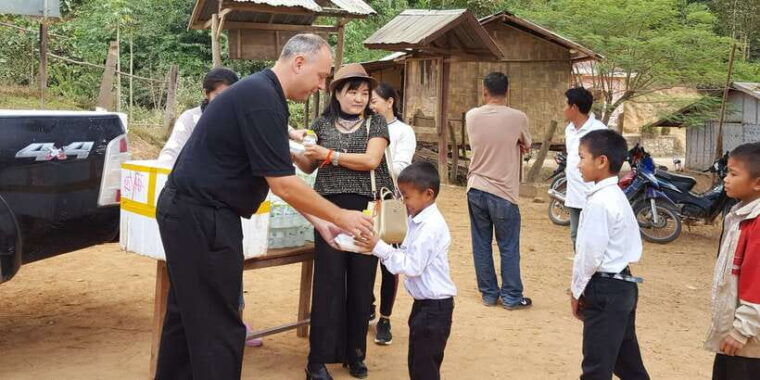 full-day-private-guided-pak-ou-caves-ethnic-village-tour