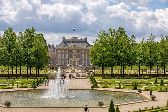 full-day-private-historic-royal-tour-around-palaces-and-castles-2
