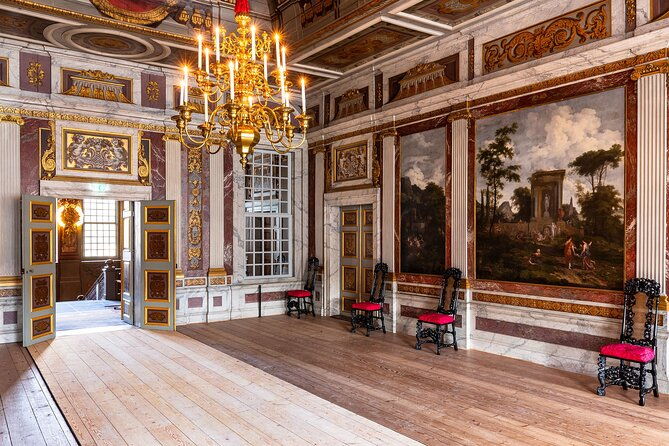 full-day-private-historic-royal-tour-around-palaces-and-castles-3