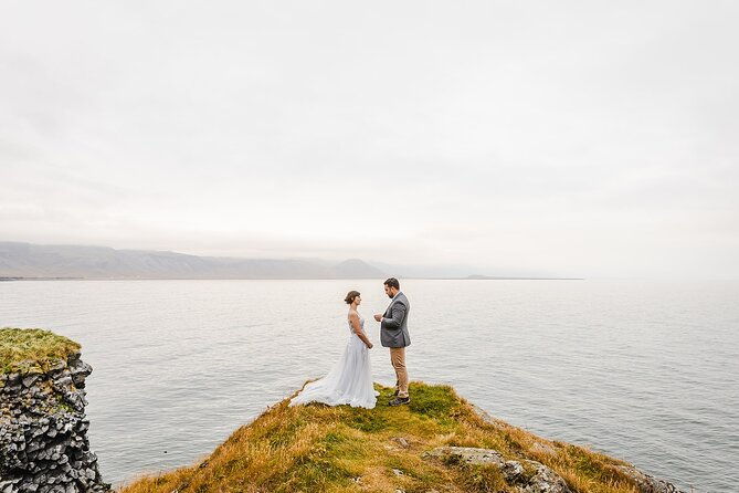 full-day-private-iceland-elopement-photographer